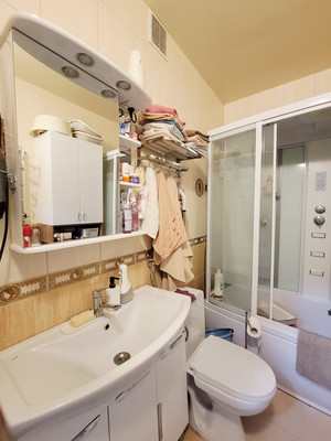 Продам двухкомнатную (2-комн.) квартиру, Параллельная (Центральный р-н) ул, 6/8, Сочи г