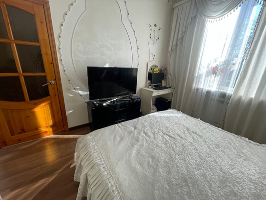 Продам трехкомнатную (3-комн.) квартиру, Кирова ул, 349, Нальчик г