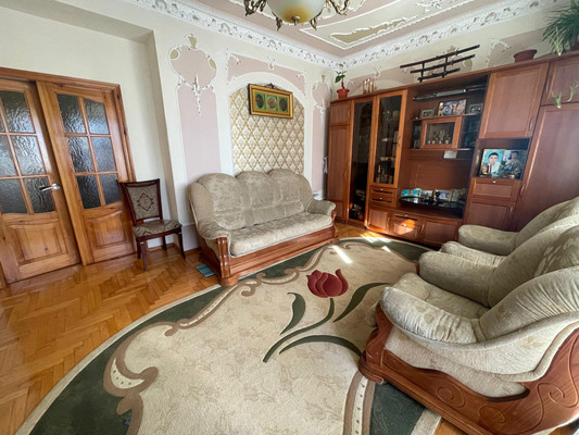 Продам трехкомнатную (3-комн.) квартиру, Кирова ул, 349, Нальчик г