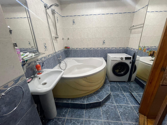 Продам трехкомнатную (3-комн.) квартиру, Кирова ул, 349, Нальчик г