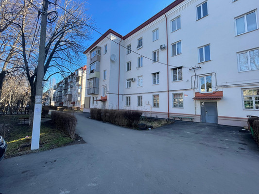 Продам трехкомнатную (3-комн.) квартиру, Кирова ул, 349, Нальчик г