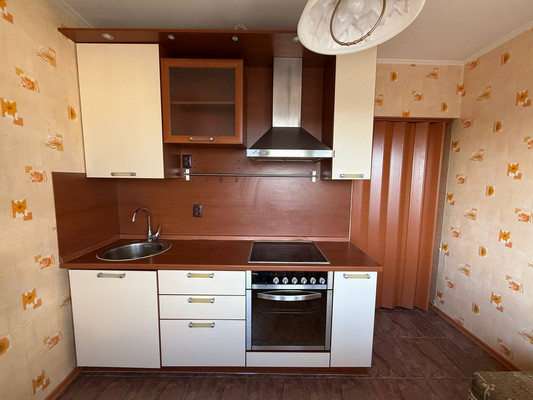 Продам однокомнатную (1-комн.) квартиру, Победы пр-кт, 100, Казань г