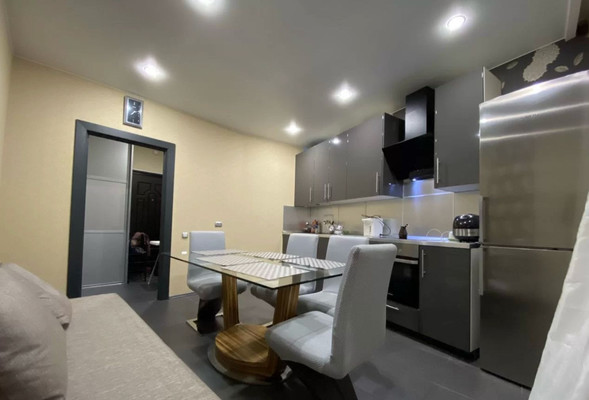 Продам однокомнатную (1-комн.) квартиру, Полтавский проезд, 2, Санкт-Петербург г