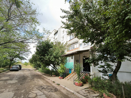 Продам двухкомнатную (2-комн.) квартиру, Острякова ул, 23, Гвардейское пгт