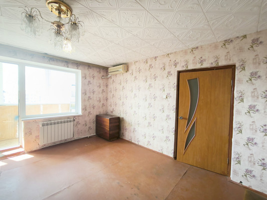 Продам двухкомнатную (2-комн.) квартиру, Острякова ул, 23, Гвардейское пгт