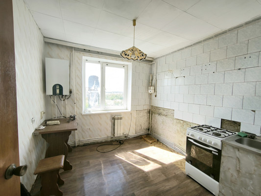 Продам двухкомнатную (2-комн.) квартиру, Острякова ул, 23, Гвардейское пгт