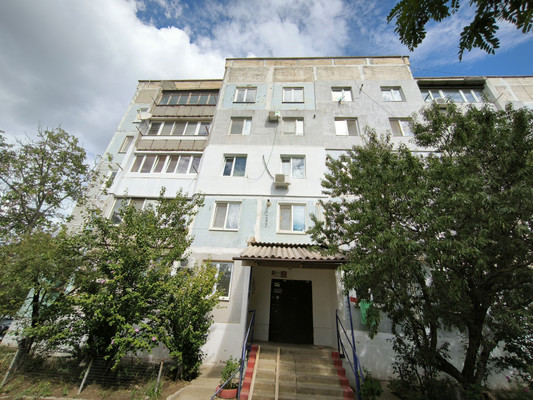 Продам двухкомнатную (2-комн.) квартиру, Острякова ул, 23, Гвардейское пгт