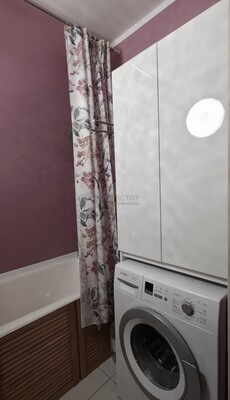 Продам двухкомнатную (2-комн.) квартиру, Лескова ул, 21, Москва г