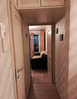 Продам двухкомнатную (2-комн.) квартиру, Лескова ул, 21, Москва г