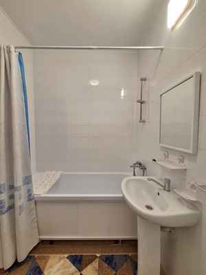 Продам двухкомнатную (2-комн.) квартиру, Нижегородская ул, 76к1, Москва г