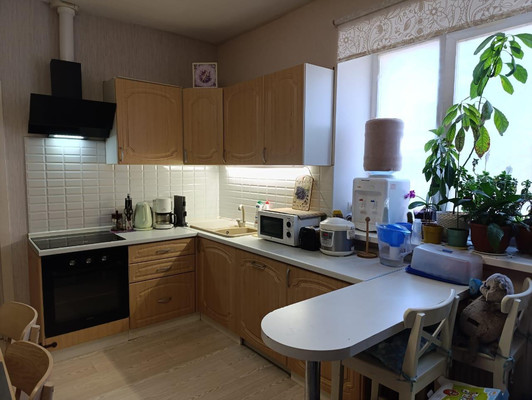 Продам трехкомнатную (3-комн.) квартиру, Троицкая ул, 7, Пучково д