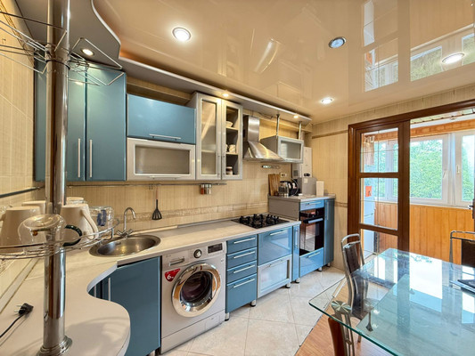 Продам трехкомнатную (3-комн.) квартиру, Тарчокова ул, 28, Нальчик г