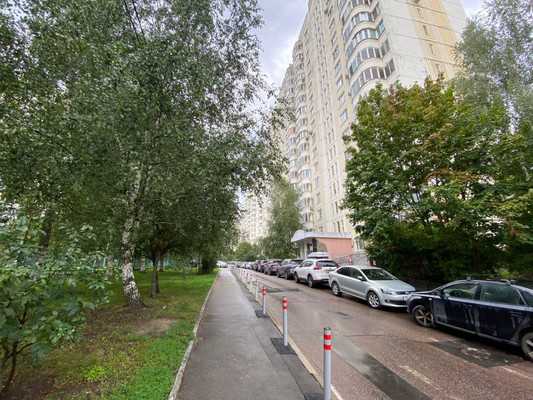 Продам однокомнатную (1-комн.) квартиру, Кадырова ул, 8, Москва г