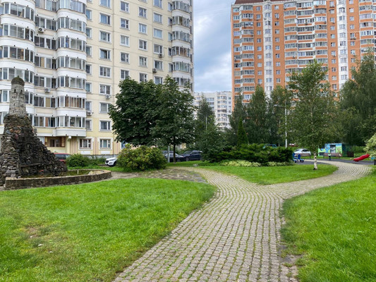 Продам однокомнатную (1-комн.) квартиру, Кадырова ул, 8, Москва г