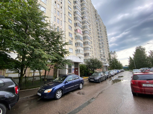 Продам однокомнатную (1-комн.) квартиру, Кадырова ул, 8, Москва г