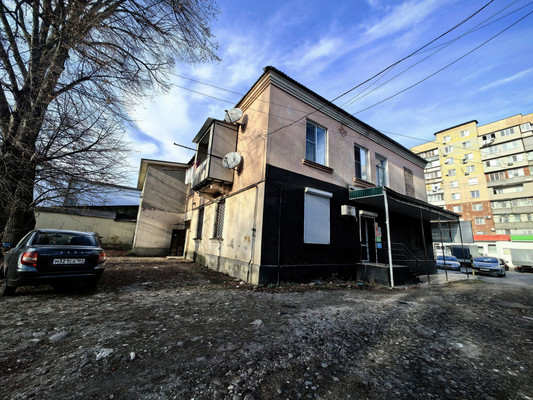 Продам трехкомнатную (3-комн.) квартиру, Ахохова ул, 139, Нальчик г