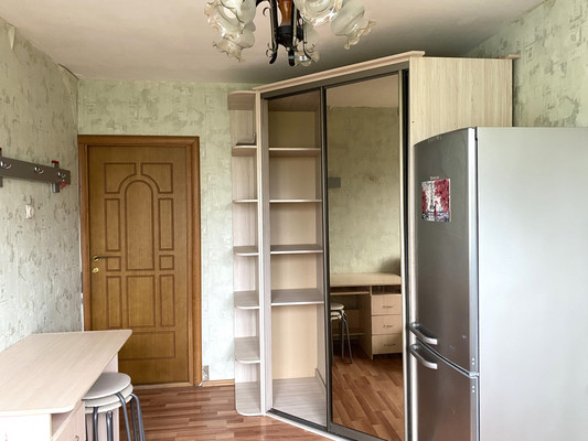 Продам комнату в 3-комн. квартире, Поликарпова аллея, 8ак1, Санкт-Петербург г