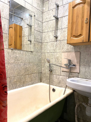 Продам комнату в 3-комн. квартире, Поликарпова аллея, 8ак1, Санкт-Петербург г