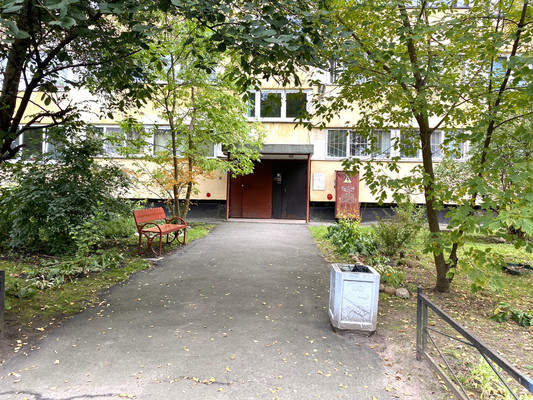 Продам комнату в 3-комн. квартире, Поликарпова аллея, 8ак1, Санкт-Петербург г