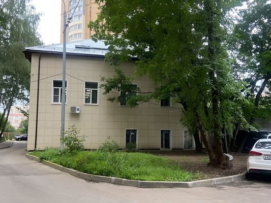 Продам коммерческое помещение 2 000 м2, Кирпичная ул, 6, Москва г