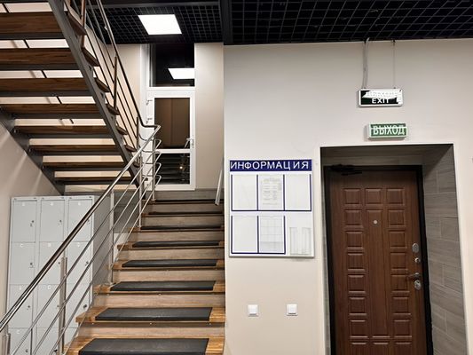 Продам коммерческое помещение 2 000 м2, Кирпичная ул, 6, Москва г