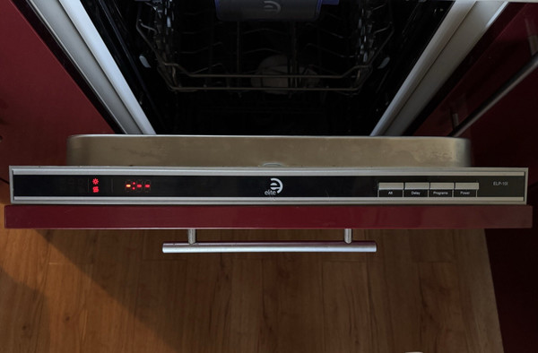 Продам двухкомнатную (2-комн.) квартиру, Добровольского ул, 13к1, Ростов-на-Дону г