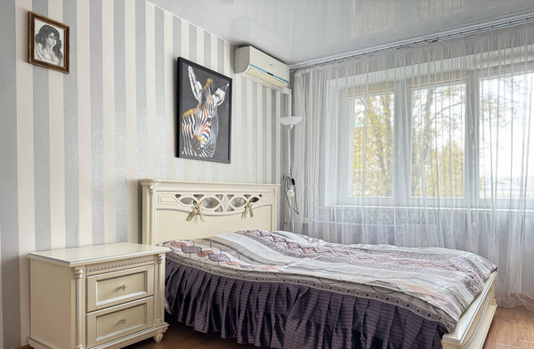 Продам двухкомнатную (2-комн.) квартиру, Добровольского ул, 13к1, Ростов-на-Дону г