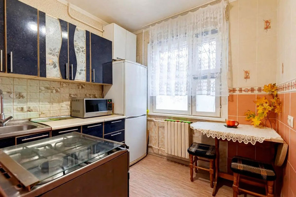 Продам трехкомнатную (3-комн.) квартиру, Волкова ул, 8к2, Ростов-на-Дону г