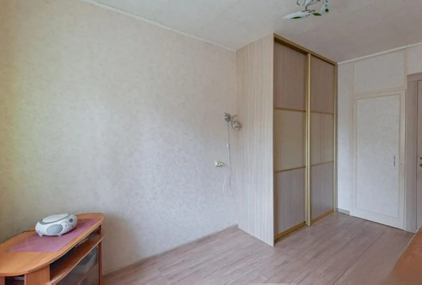 Продам трехкомнатную (3-комн.) квартиру, Волкова ул, 8к2, Ростов-на-Дону г