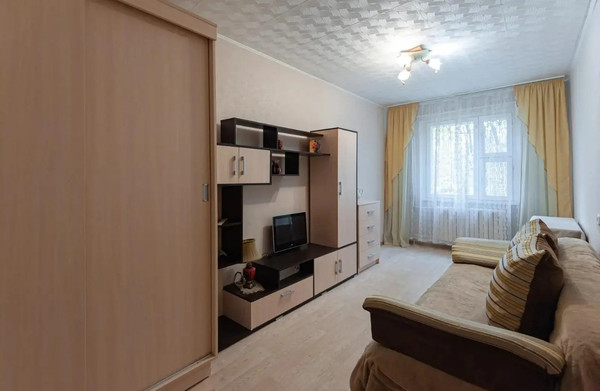 Продам трехкомнатную (3-комн.) квартиру, Волкова ул, 8к2, Ростов-на-Дону г