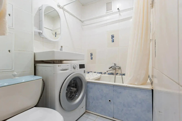 Продам трехкомнатную (3-комн.) квартиру, Волкова ул, 8к2, Ростов-на-Дону г