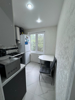 Продам двухкомнатную (2-комн.) квартиру, Булатниковский проезд, 6к1, Москва г