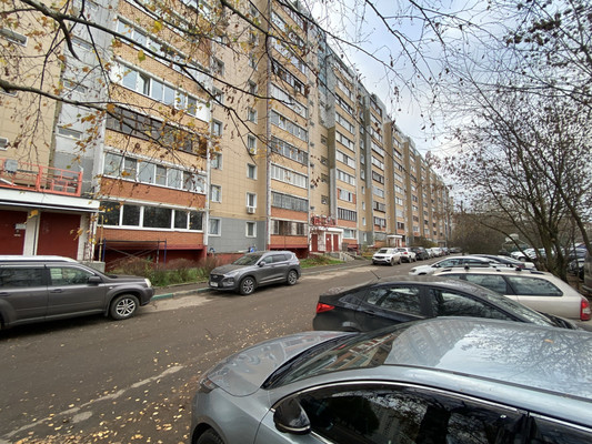 Продам трехкомнатную (3-комн.) квартиру, Черемухина ул, 2, Люберцы г