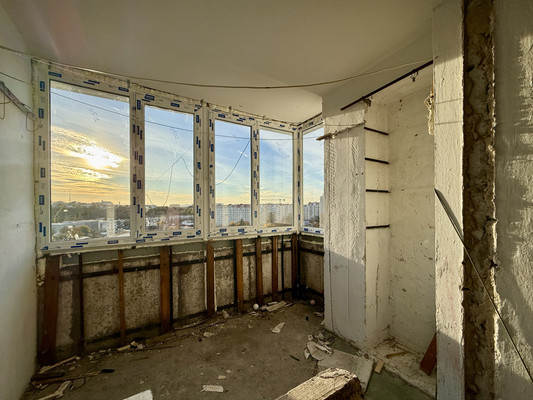 Продам трехкомнатную (3-комн.) квартиру, Совхозная ул, 21, Симферополь г