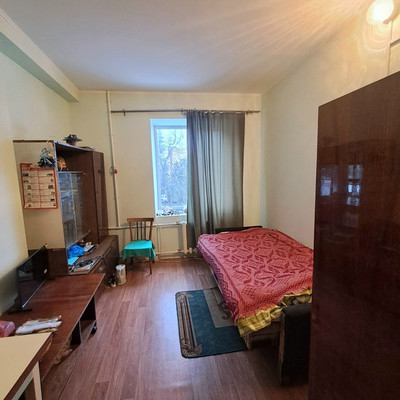 Продам комнату в 8-комн. квартире, Красноармейский пр-кт, 26, Гатчина г