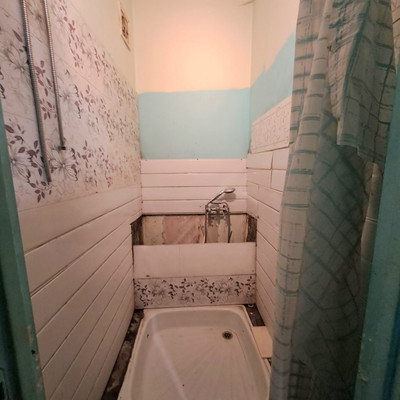 Продам комнату в 8-комн. квартире, Красноармейский пр-кт, 26, Гатчина г