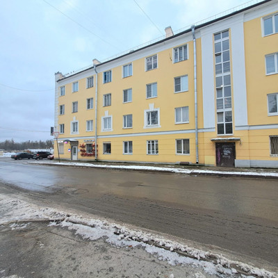 Продам комнату в 8-комн. квартире, Красноармейский пр-кт, 26, Гатчина г