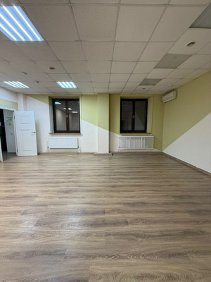 Сдам коммерческое помещение 140 м2, Хади Атласи ул, 9, Казань г