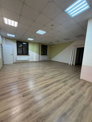 Сдам коммерческое помещение 140 м2, Хади Атласи ул, 9, Казань г