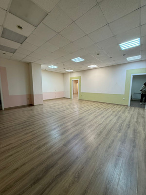 Сдам коммерческое помещение 140 м2, Хади Атласи ул, 9, Казань г