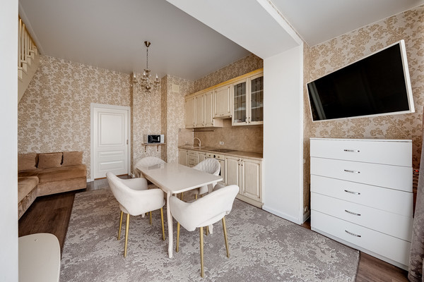 Продам трехкомнатную (3-комн.) квартиру, МФЖК Ангелово-Резиденц тер, 42, Ангелово с