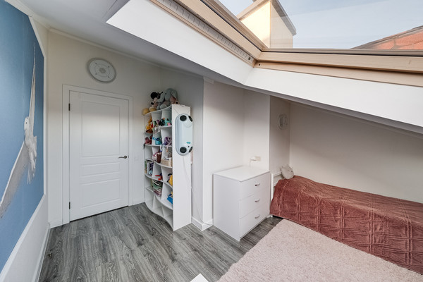 Продам трехкомнатную (3-комн.) квартиру, МФЖК Ангелово-Резиденц тер, 42, Ангелово с