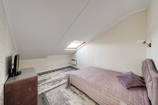 Продам трехкомнатную (3-комн.) квартиру, МФЖК Ангелово-Резиденц тер, 42, Ангелово с