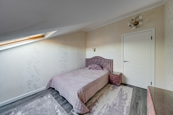 Продам трехкомнатную (3-комн.) квартиру, МФЖК Ангелово-Резиденц тер, 42, Ангелово с