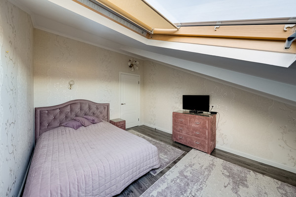 Продам трехкомнатную (3-комн.) квартиру, МФЖК Ангелово-Резиденц тер, 42, Ангелово с