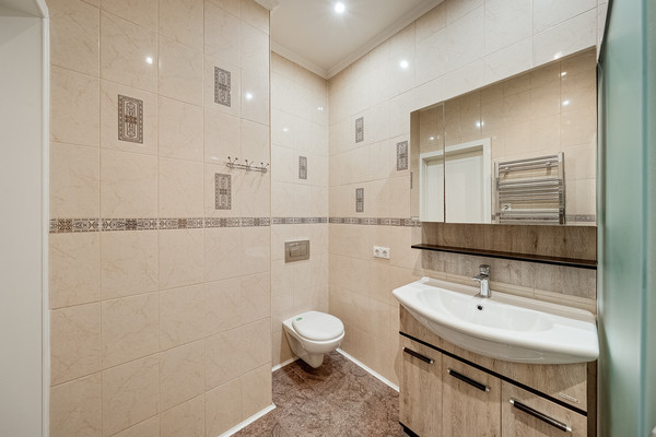 Продам трехкомнатную (3-комн.) квартиру, МФЖК Ангелово-Резиденц тер, 42, Ангелово с