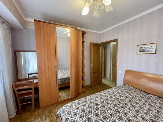 Продам трехкомнатную (3-комн.) квартиру, Братская ул, 17к2, Москва г