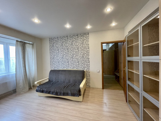 Продам трехкомнатную (3-комн.) квартиру, Братская ул, 17к2, Москва г