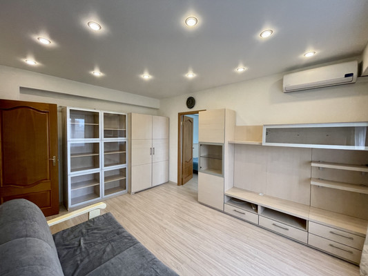 Продам трехкомнатную (3-комн.) квартиру, Братская ул, 17к2, Москва г