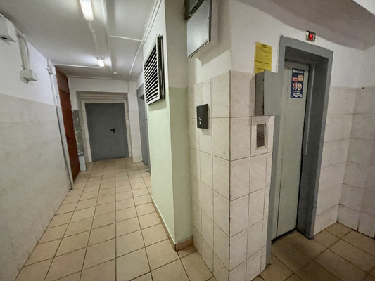 Продам трехкомнатную (3-комн.) квартиру, Братская ул, 17к2, Москва г